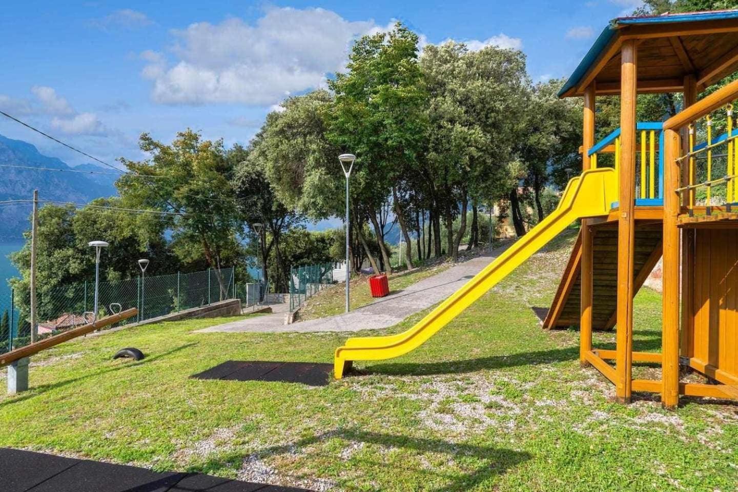 Finestra Sul Lago Malcesine Apt Riva Exterior foto